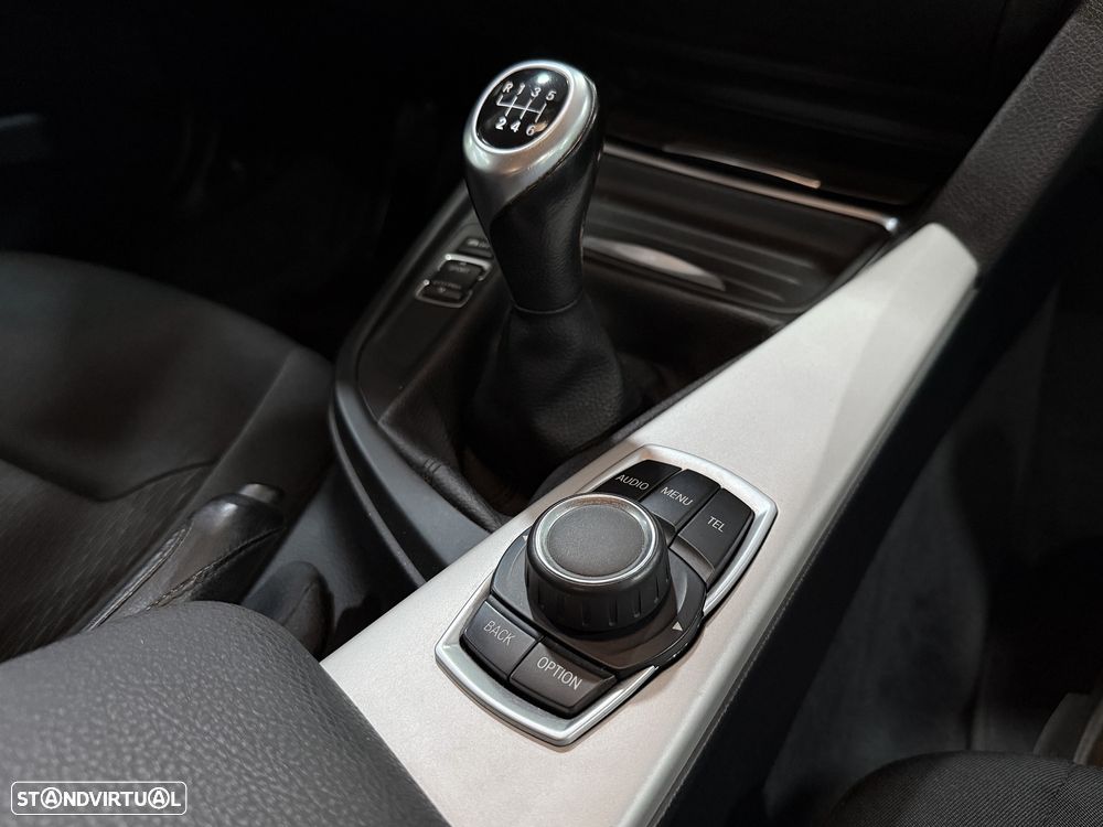 BMW 320 d Touring EfficientDynamics - 17