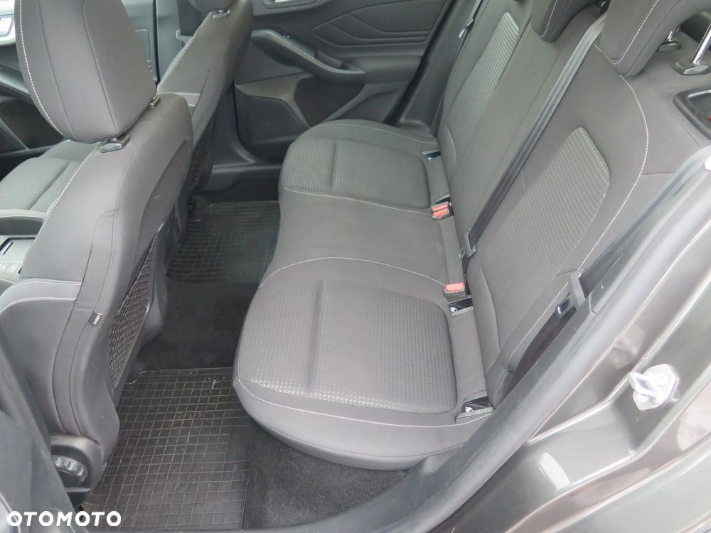 Ford Focus 1.5 EcoBlue SCR Titanium - 32