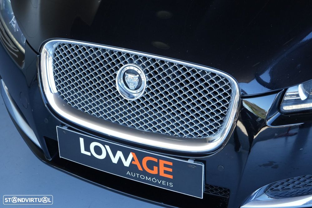 Jaguar XF 2.2 D Luxury - 34