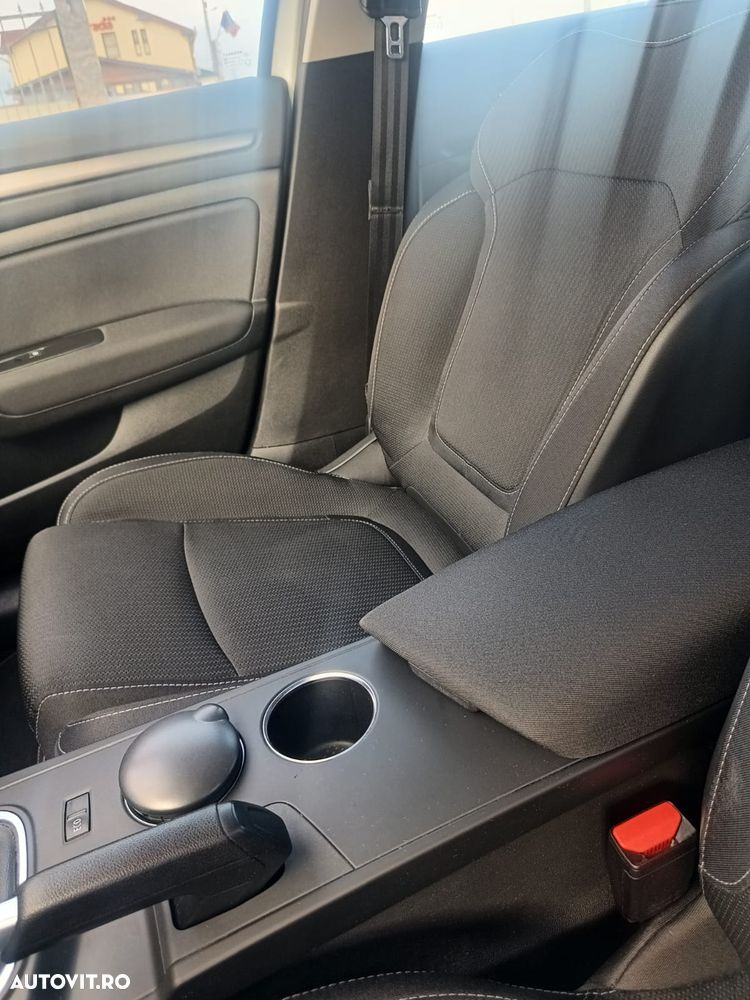 Renault Megane TCE 140 GPF Zen - 9