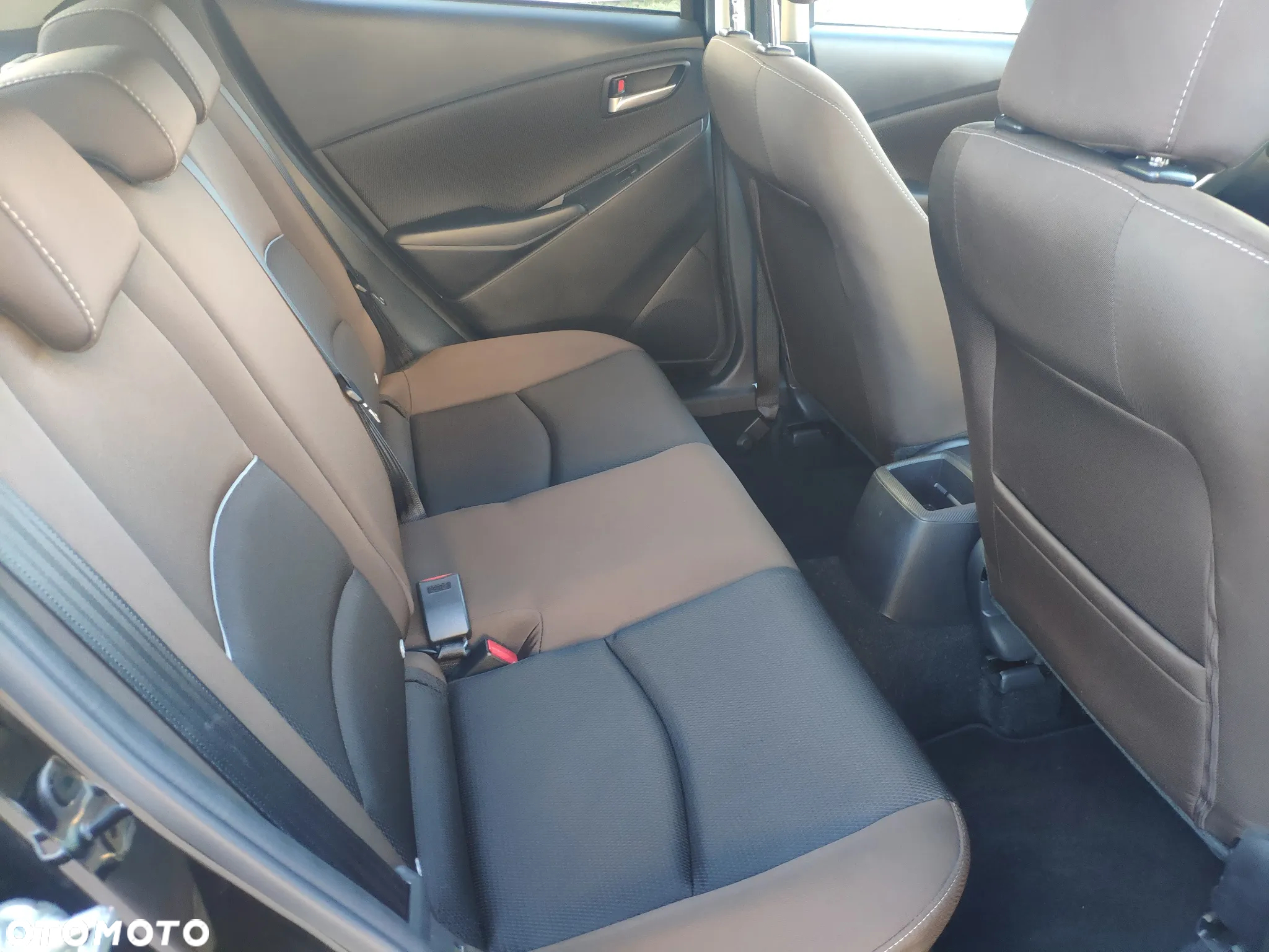 Mazda 2 - 15