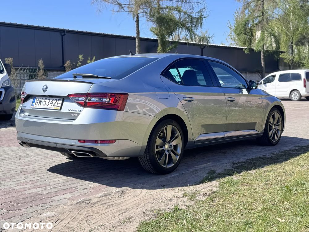 Skoda Superb 2.0 TSI 4x4 Sportline DSG - 21