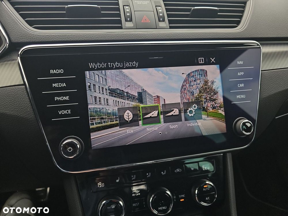 Skoda Superb 1.4 TSI Plug-In Hybrid Sportline DSG - 32