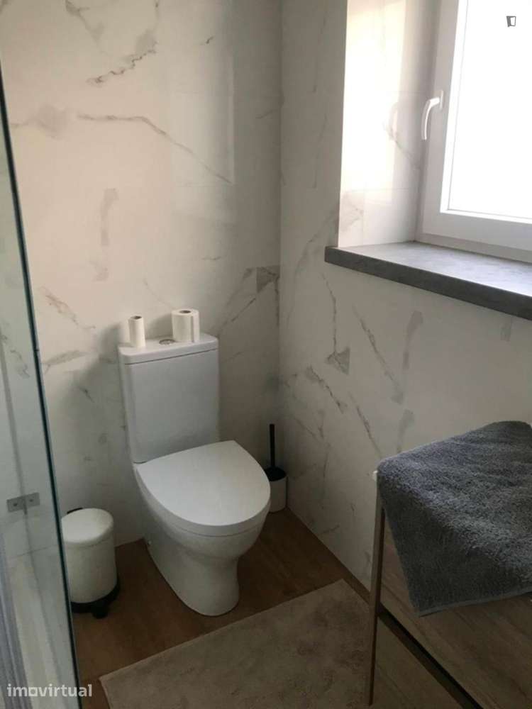 Quarto - localizado em Carcavelos Lisbon - Grande imagem: 5/9