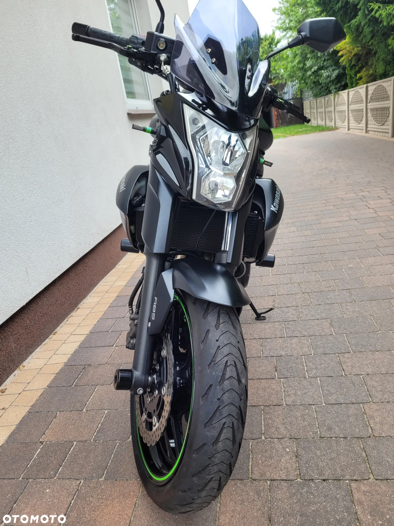 Kawasaki ER - 8