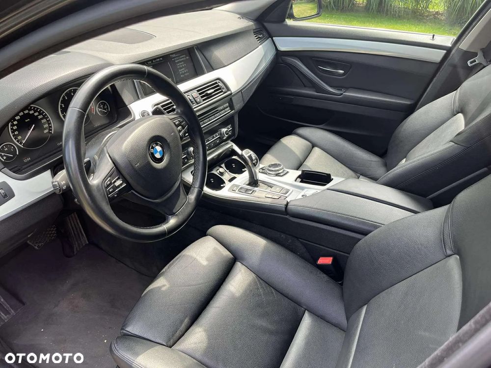 BMW Seria 5 528i xDrive Touring Sport-Aut - 15