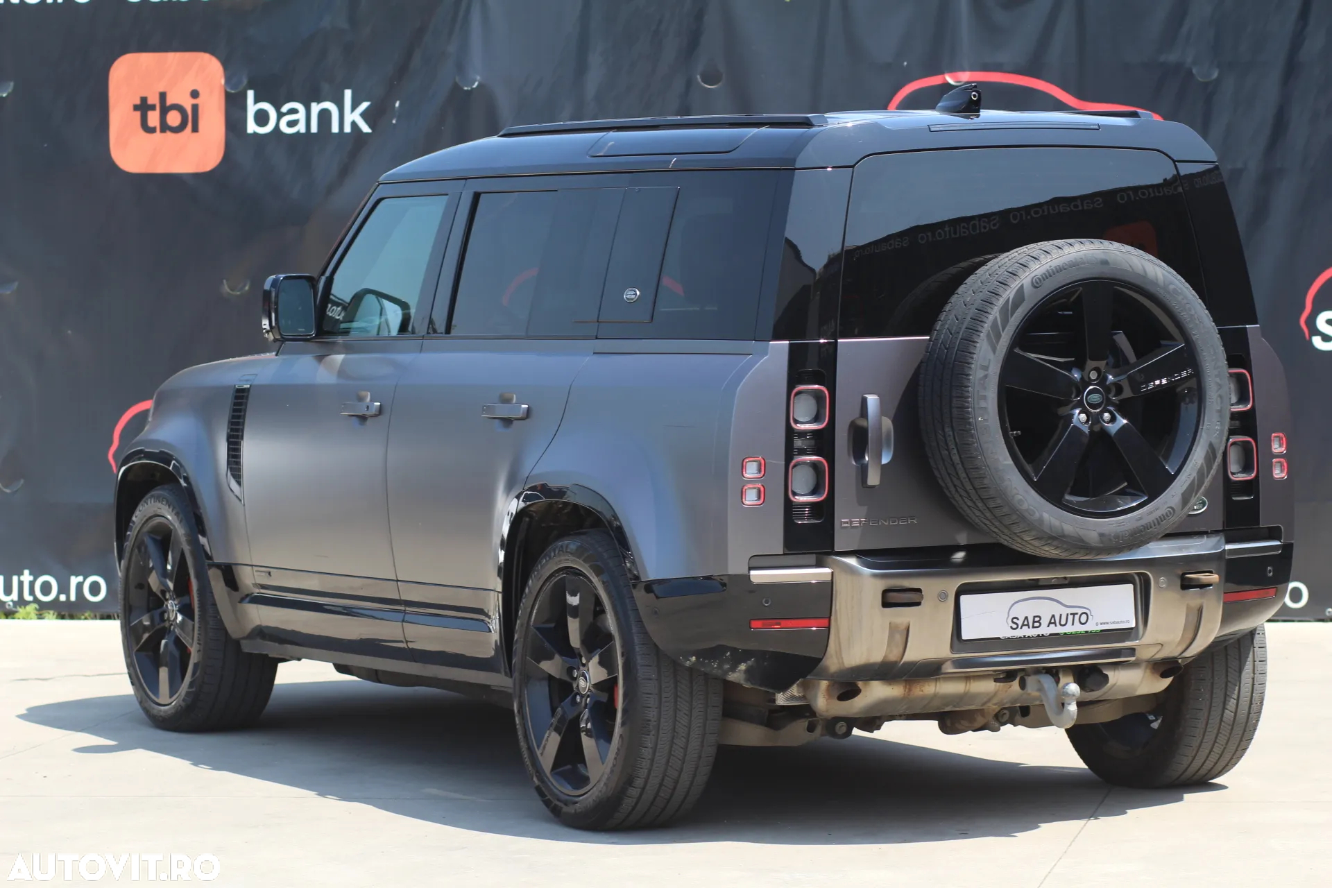 Land Rover Defender 110 3.0P 400 MHEV - 23