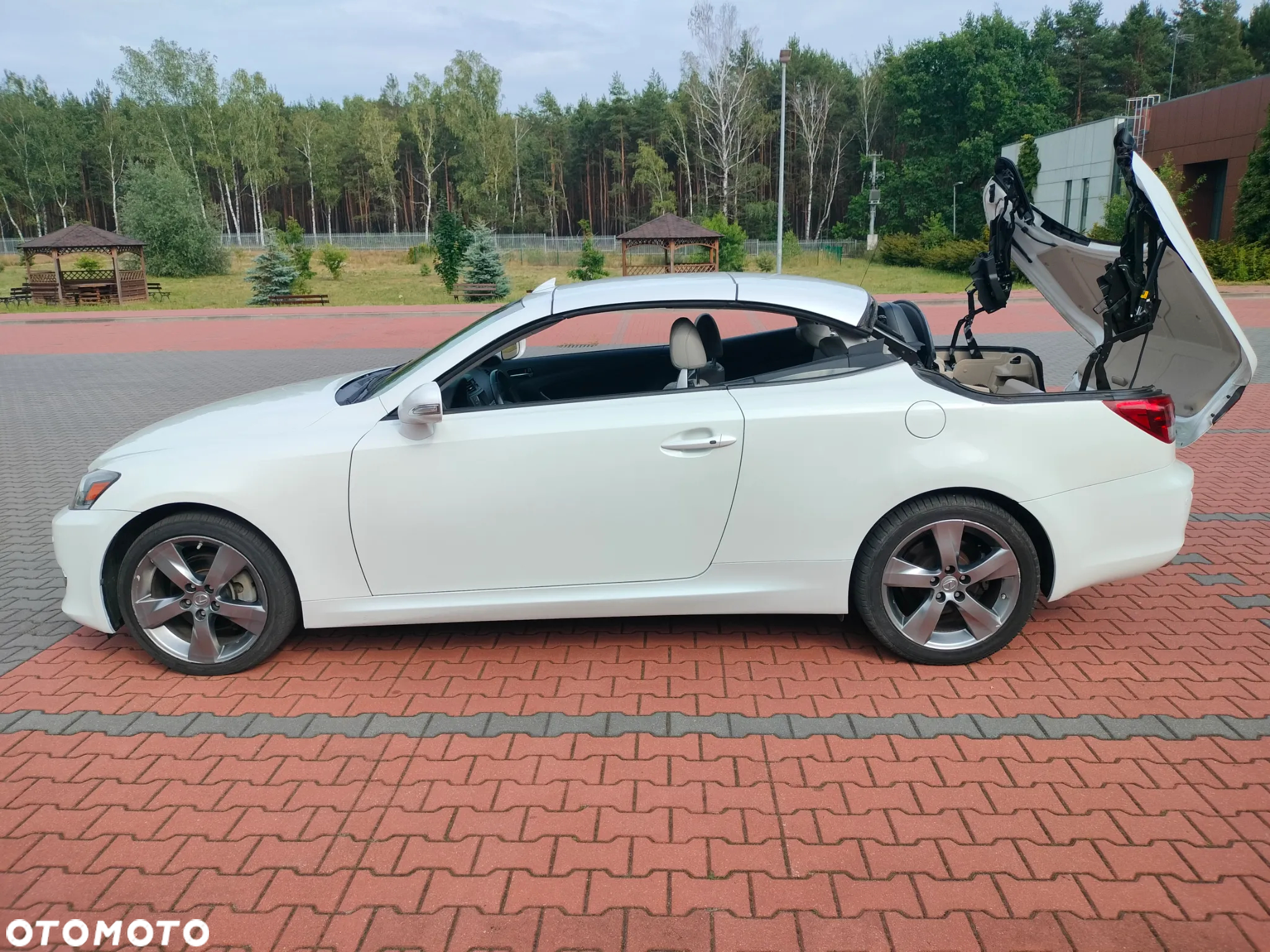 Lexus IS - 30