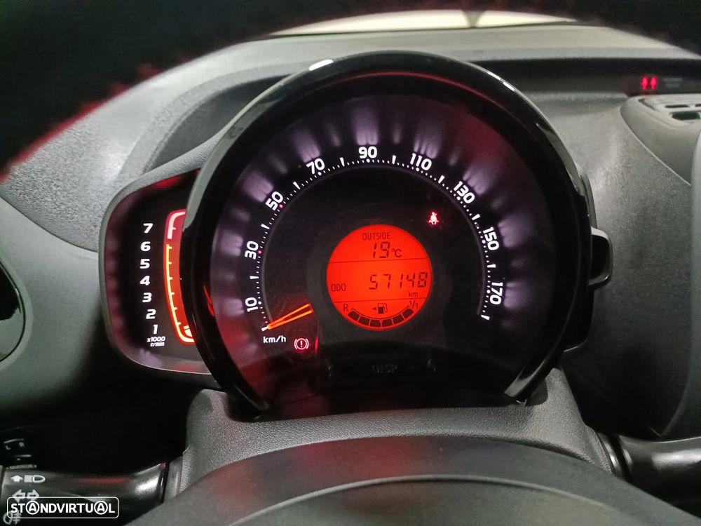 Toyota Aygo X Play - 31