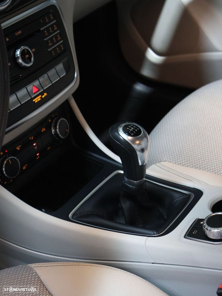 Mercedes-Benz CLA 180 d Shooting Brake Urban - 22