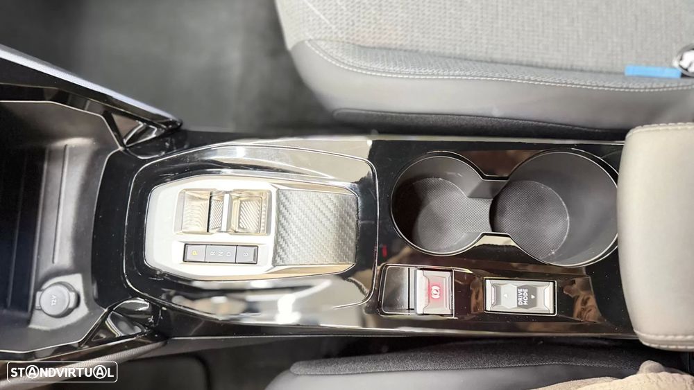 Peugeot e-2008 54 kWh Allure - 18