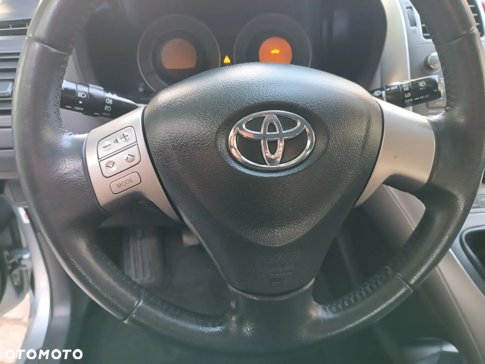 Toyota Auris 2.0 D-4D Edition - 12