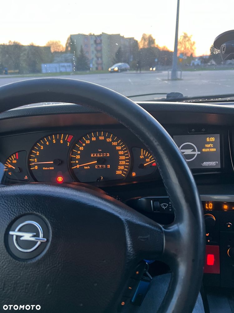 Opel Omega 3.2 Sport - 10