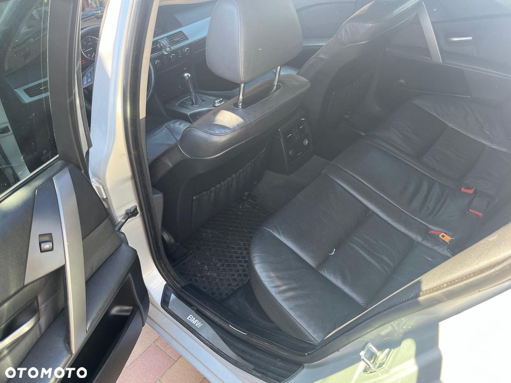 BMW Seria 5 520d - 14