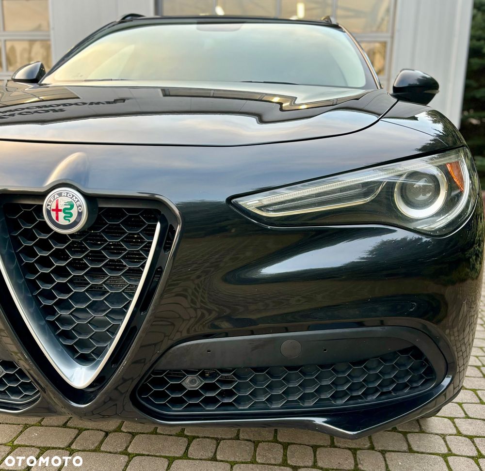 Alfa Romeo Stelvio - 8