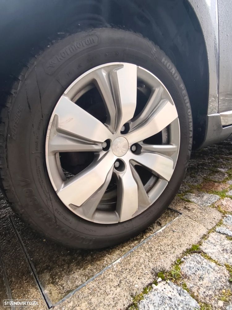 Peugeot 2008 1.2 PureTech Allure - 21