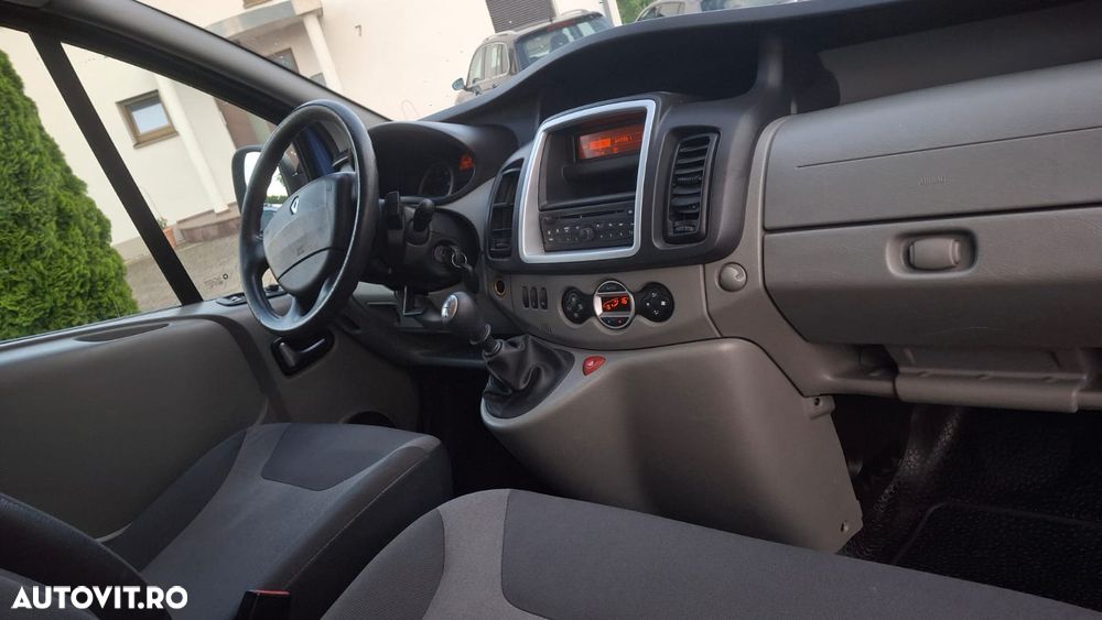Renault Trafic Passenger L1H1 Authentique - 6