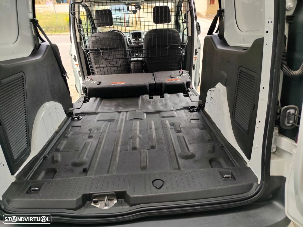 Ford Transit Connect - 11