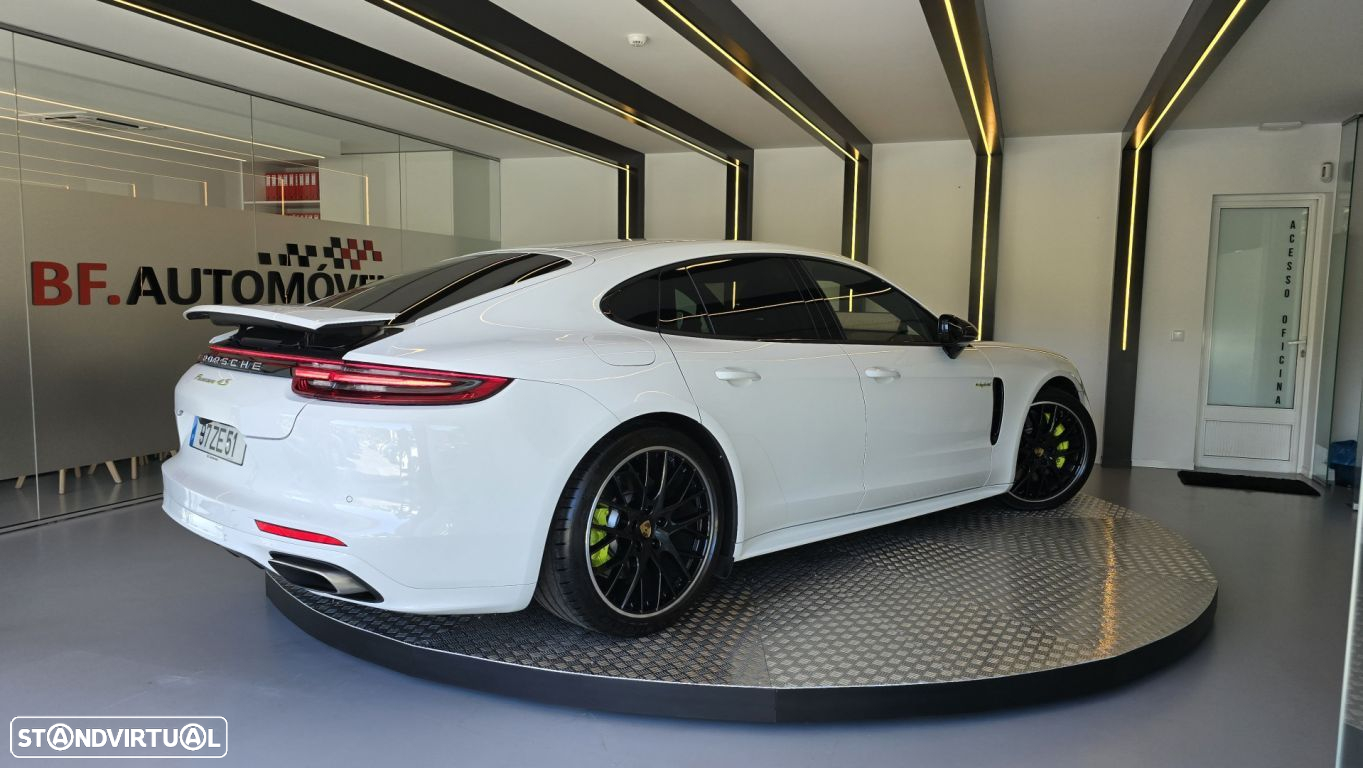 Porsche Panamera 4 E-Hybrid - 3