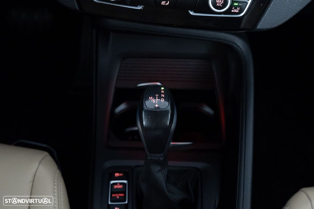 BMW X1 25 e xDrive Corporate Edition - 25