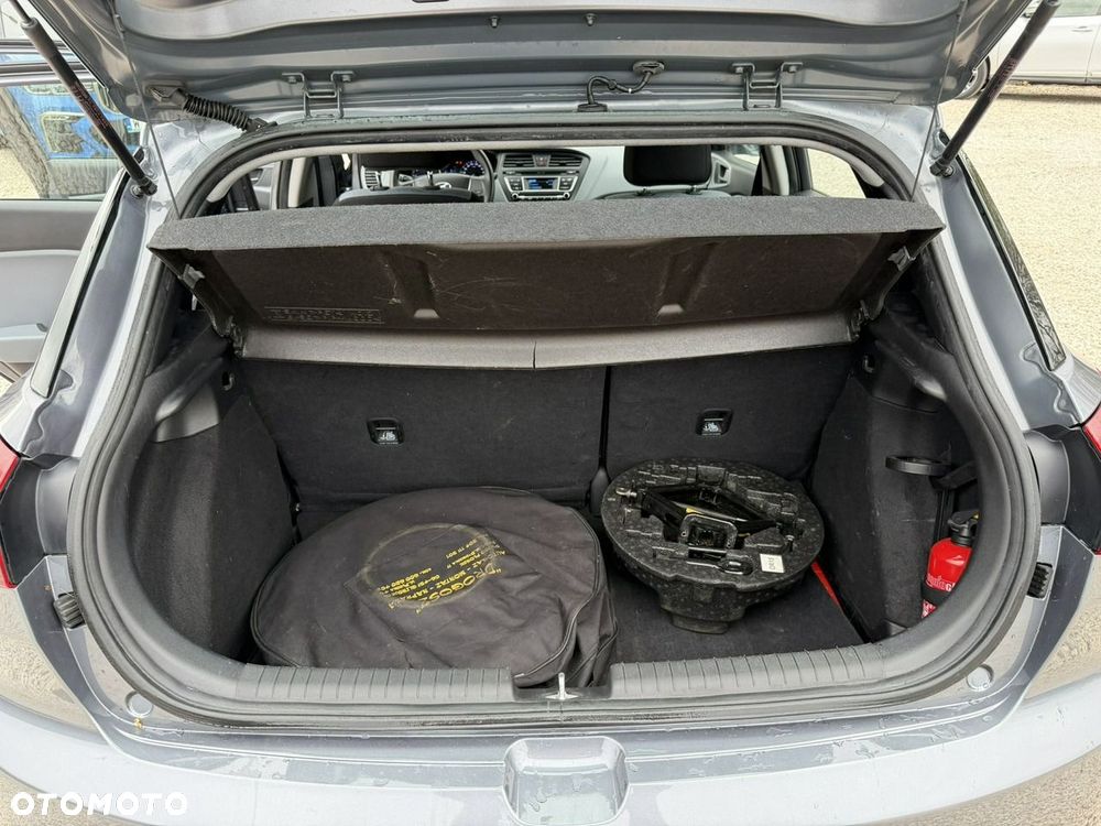 Hyundai i20 - 11