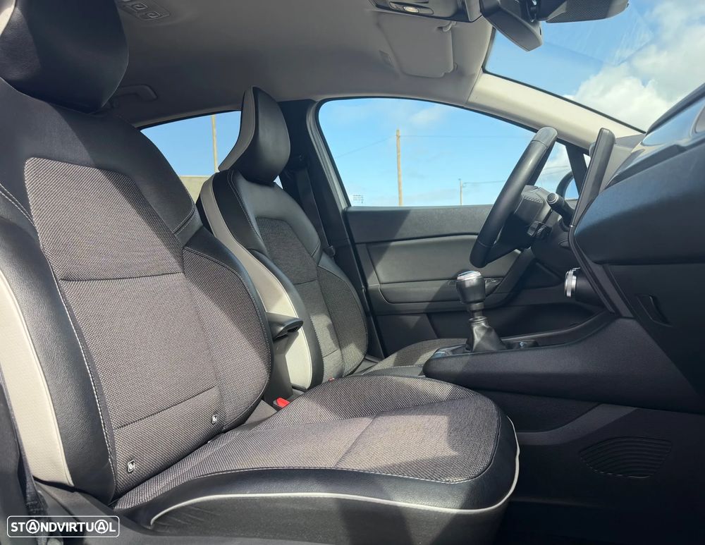 Renault Captur 1.0 TCe Exclusive - 15