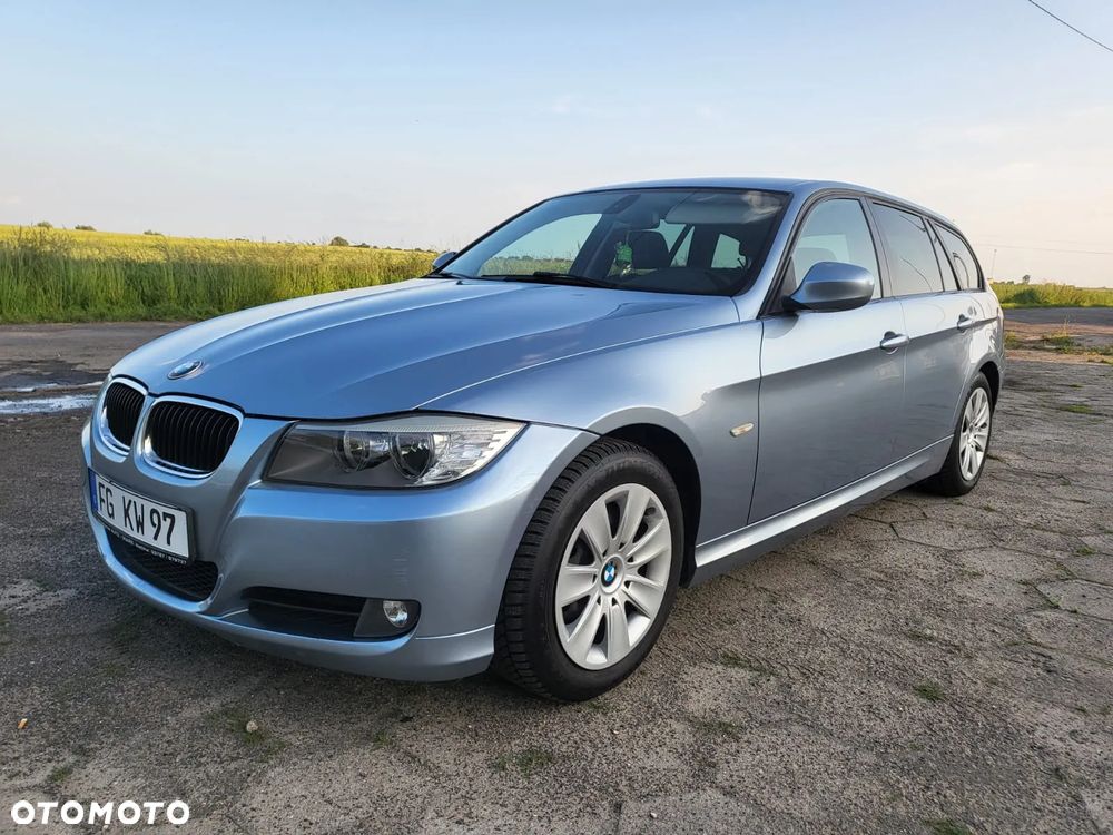BMW Seria 3 318d - 25