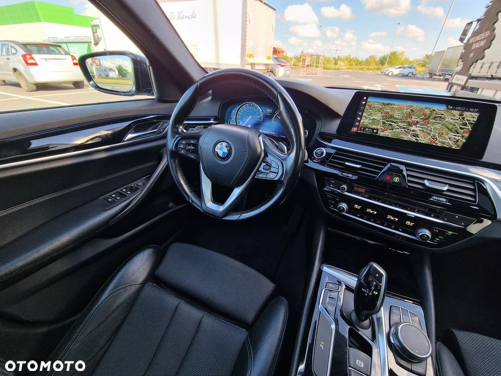 BMW Seria 5 525d Sport Line - 22