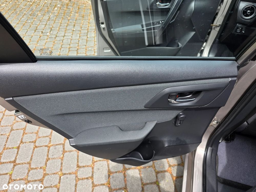 Toyota Auris 1.33 Dual-VVT-i - 16