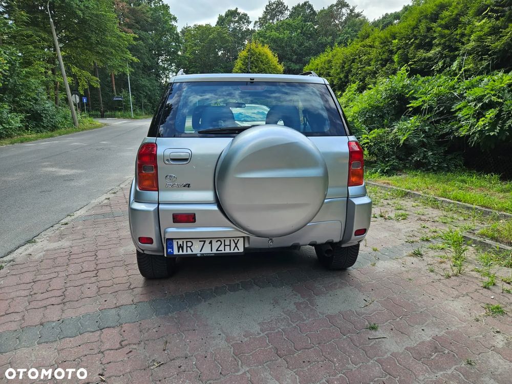 Toyota RAV4 - 4