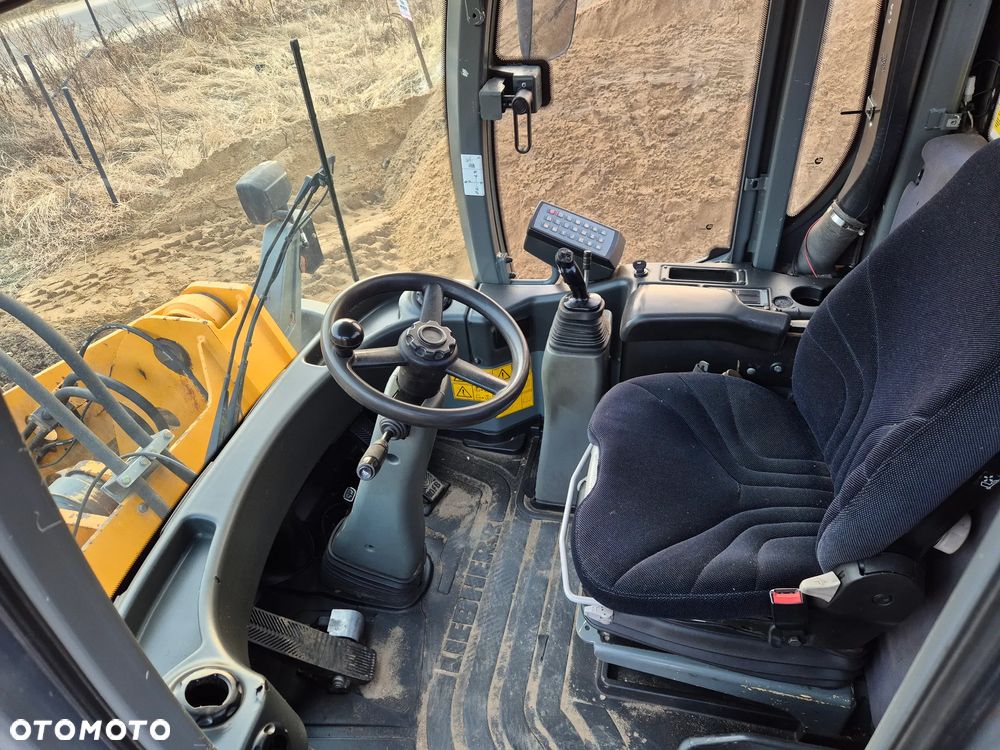 Liebherr 556 Rok 2014 - 7