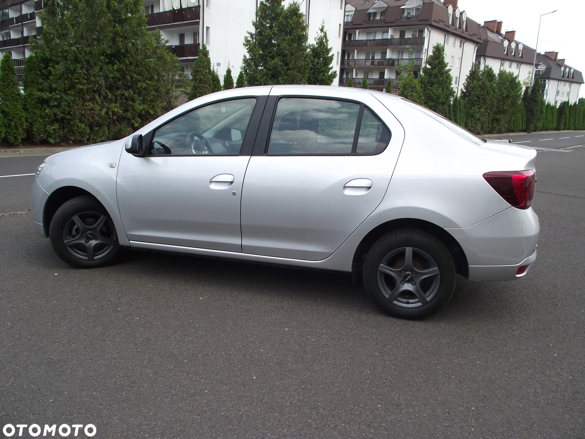 Dacia Logan 0.9 TCe Laureate S&S Easy-R - 11