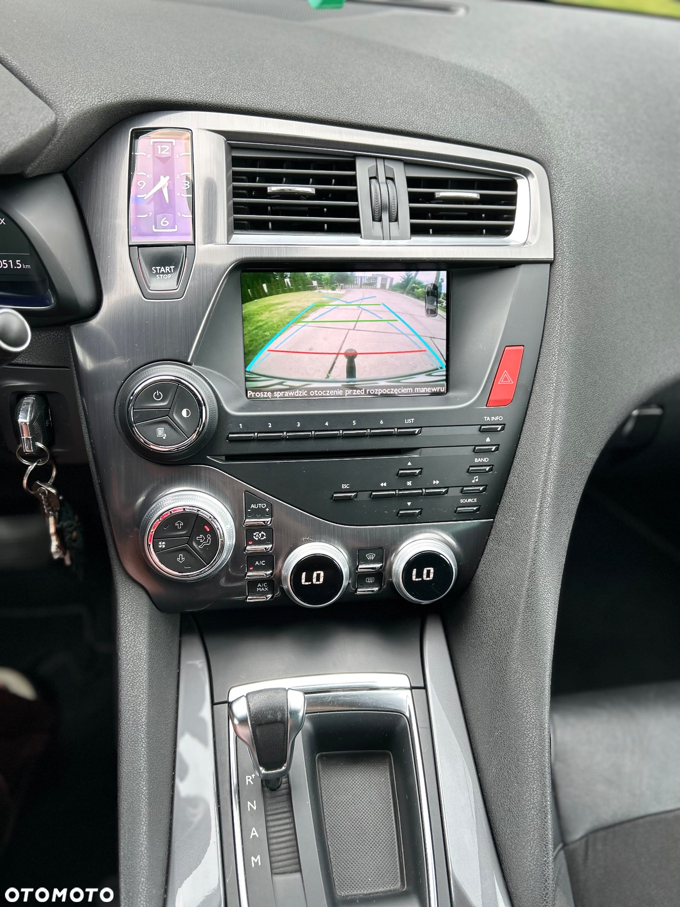 Citroën DS5 e-HDi 110 EGS6 Chic - 26