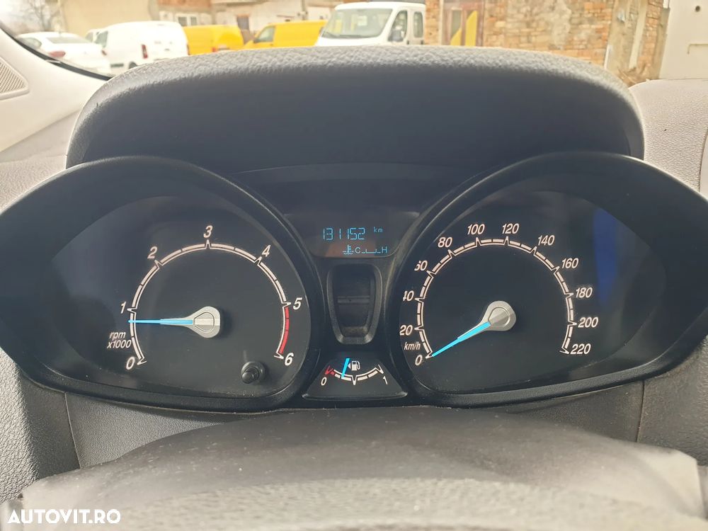 Ford Tourneo Courier - 26
