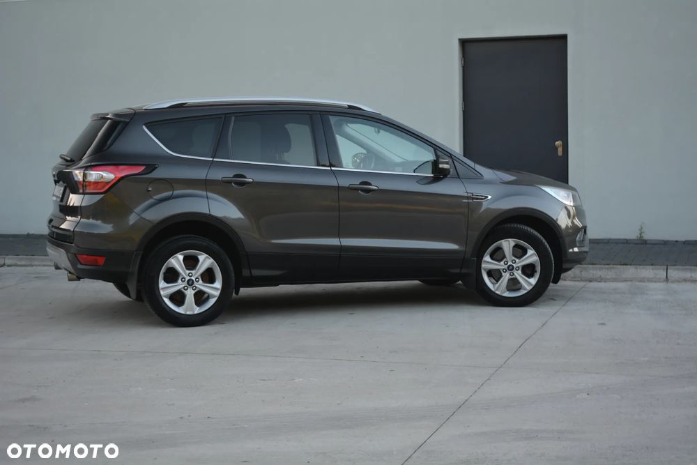 Ford Kuga - 10