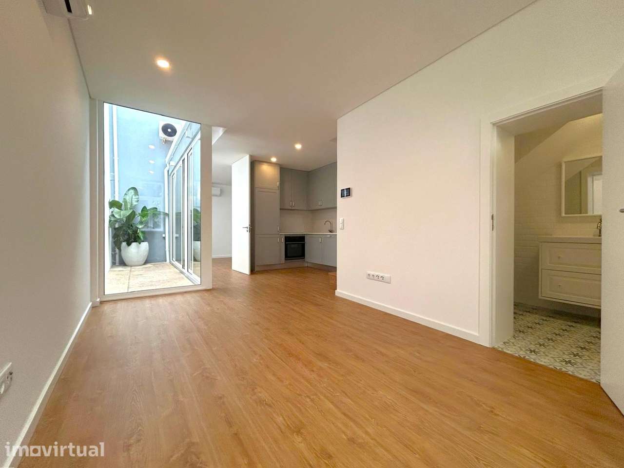 T2 Duplex a estrear com jardim | Foz Velha  T2 Duplex totalmente renov - Grande imagem: 3/25