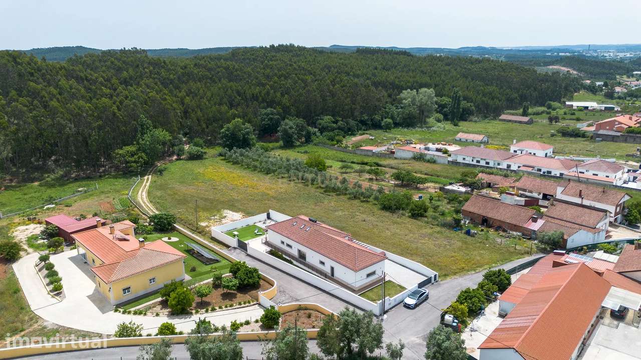 Viva Entre a Serra e Lisboa | Moradia Térrea Nova com Terreno Excecion - Grande imagem: 3/59