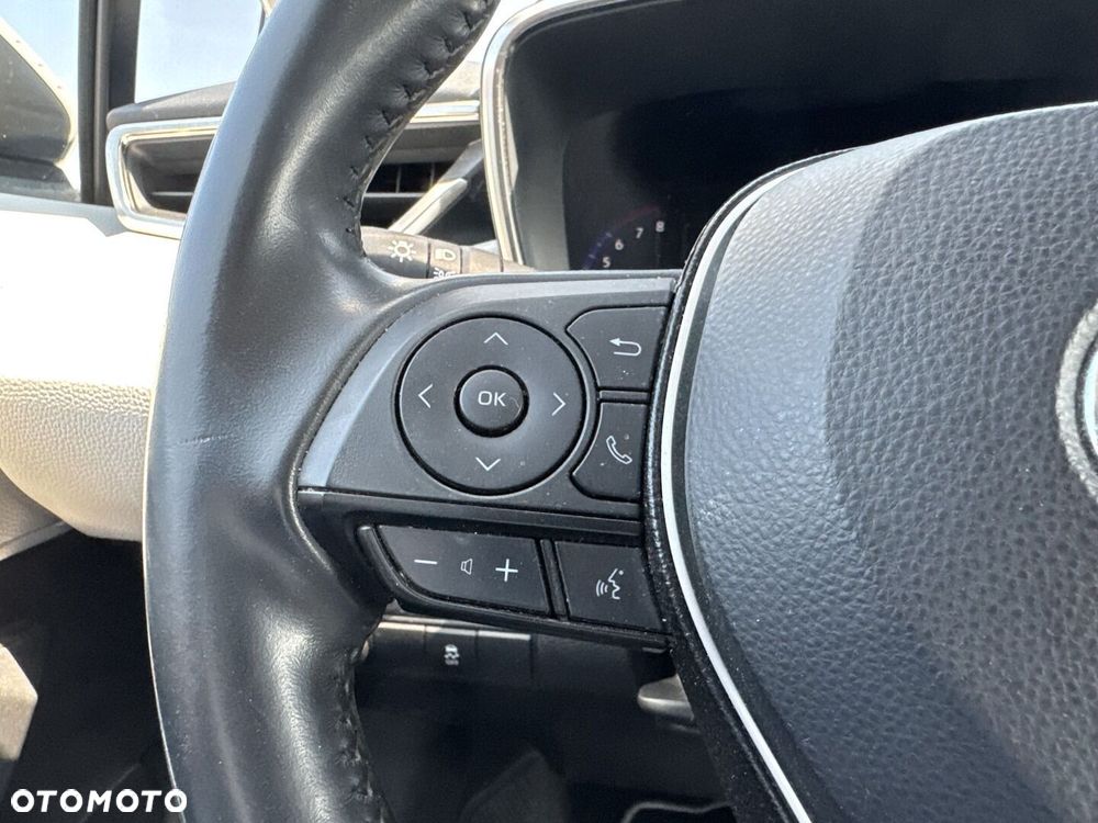 Toyota Corolla 2.0 Hybrid Comfort - 24