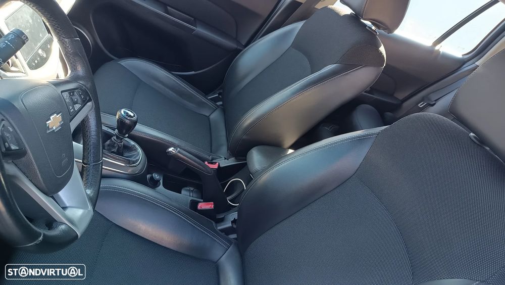 Chevrolet Cruze SW 1.7 VCDi LTZ - 4