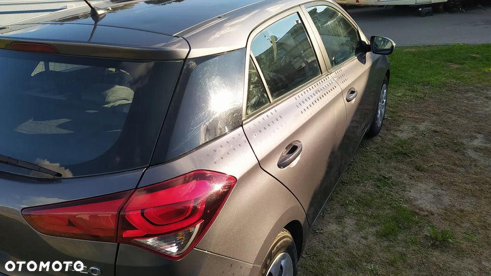 Hyundai i20 - 15