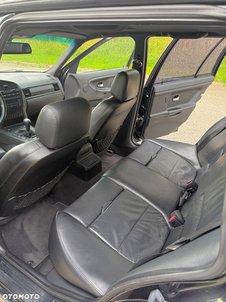 BMW Seria 3 323i - 19