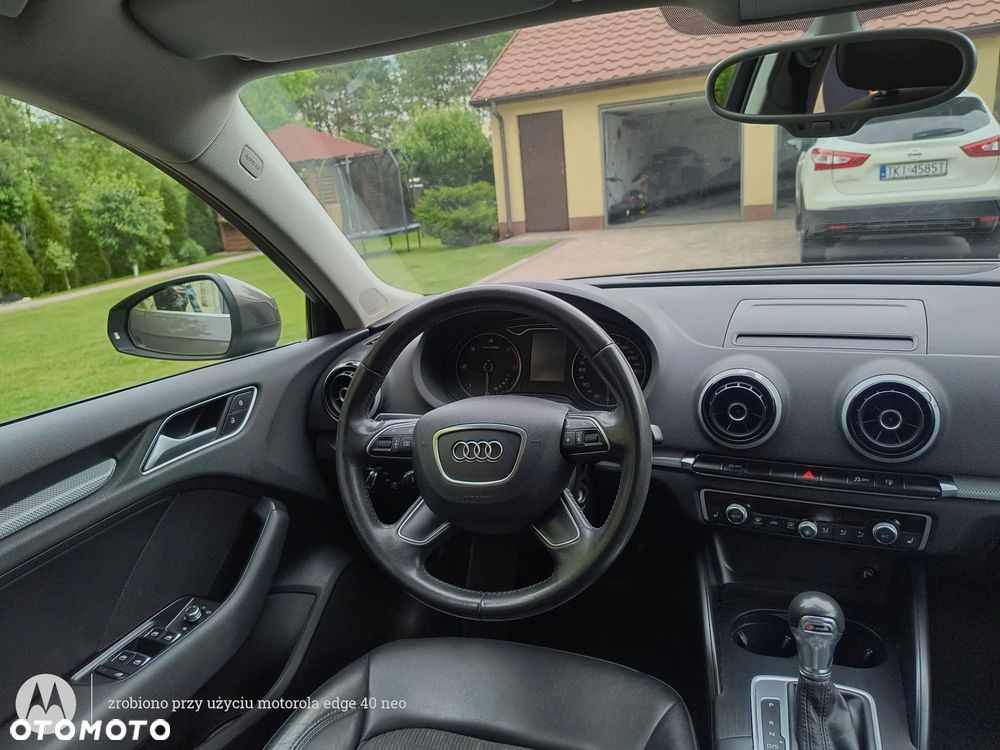 Audi A3 Sportback 1.6 TDI DPF Ambition S tronic - 19