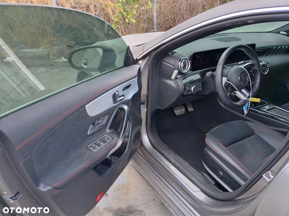 Mercedes-Benz CLA AMG 45 S 4-Matic+ 8G-DCT - 3