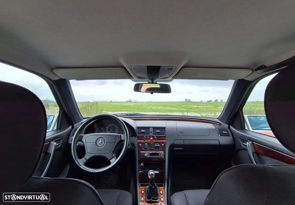 Mercedes-Benz C 180 Classic - 7