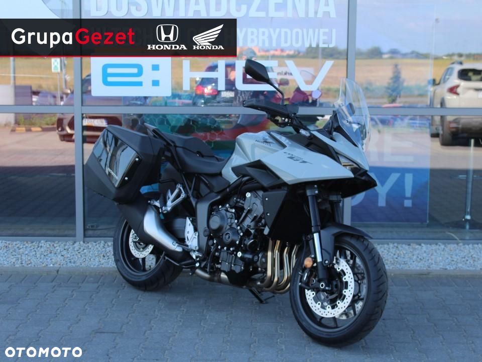 Honda CB - 1