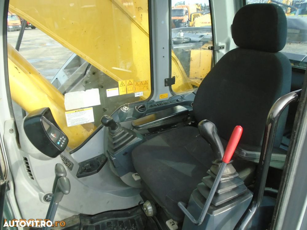 New Holland E235B SR-2 - 12
