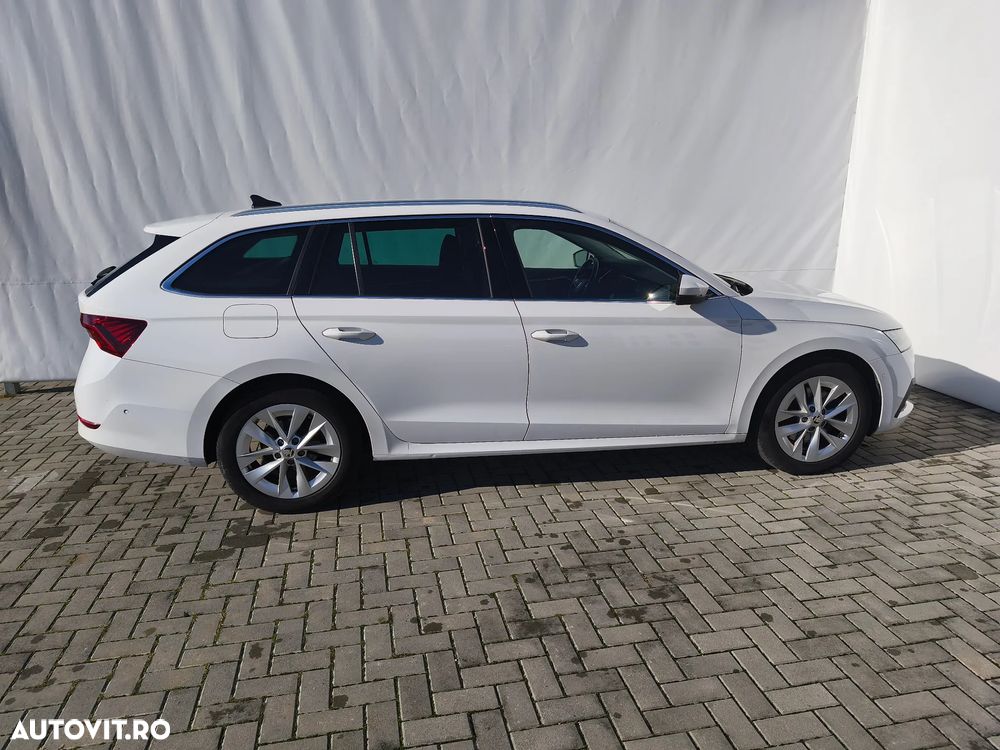 Skoda Octavia Combi 2.0 TDI DSG Style - 6