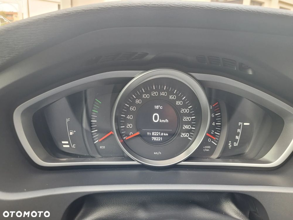Volvo V40 T4 Momentum - 14
