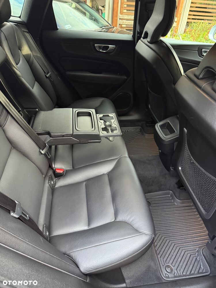 Volvo XC 60 D4 R-Design - 13