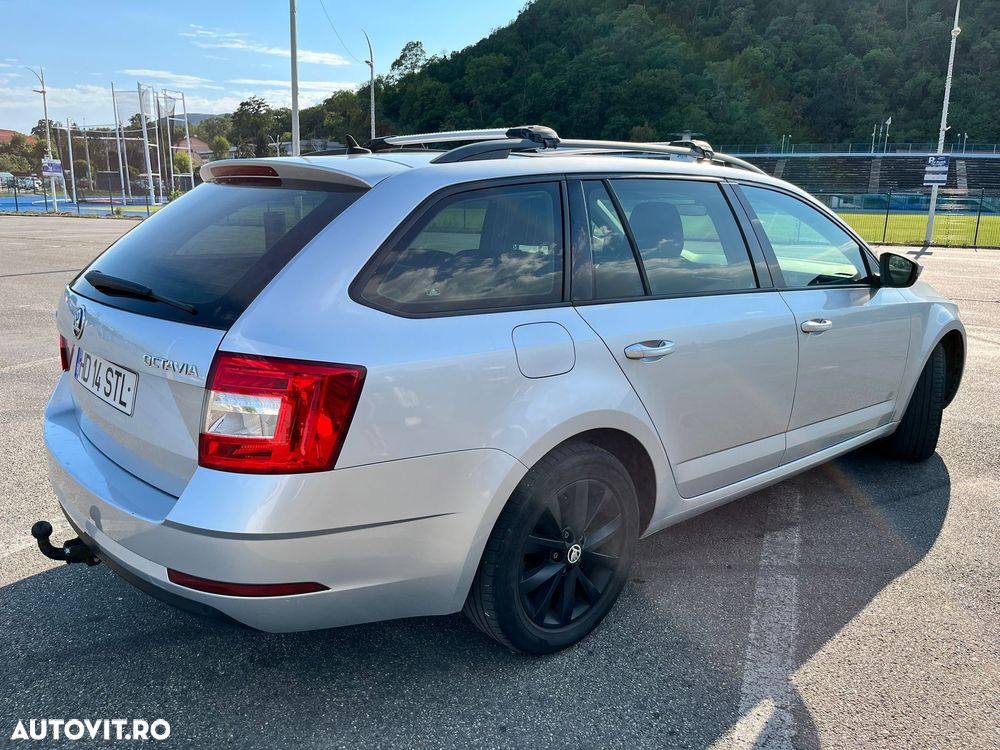 Skoda Octavia Combi Diesel 1.6 TDI DSG Ambition - 1